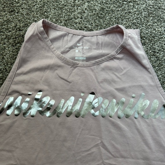 EUC Nike Blush Tank Sleeveless T-Shirt Dri-Fit Athletic Cut Monochromatic - Picture 2 of 8